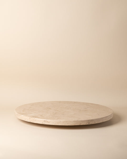 Lazy Susan aus Travertin, 40 cm Durchmesser – handgefertigte drehbare Tischplatte aus Naturstein, edles Servier- und Tischaccessoire