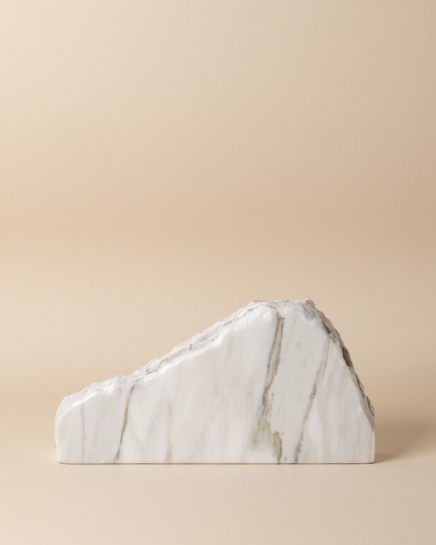 Spiegelständer aus weißem Marmor – handgefertigter Naturstein-Spiegelständer, klassisch-elegantes Accessoire für Schminktisch und Bad